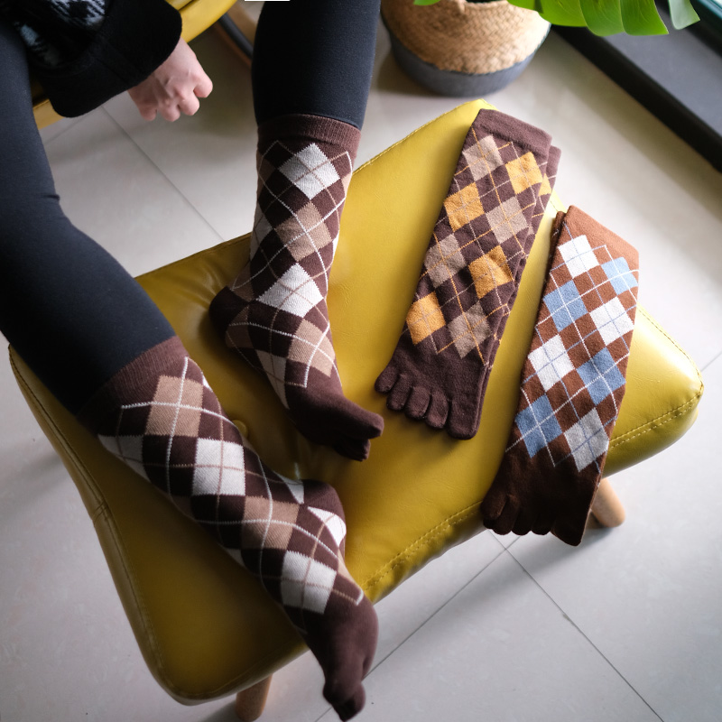 秋冬英伦纯棉五指中筒袜