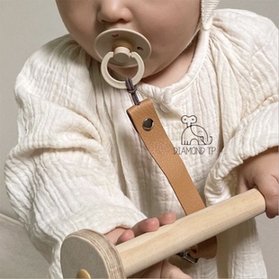 INS风宝宝防掉链夹安抚奶嘴挂绳婴儿玩具牙胶防丢绳牛皮链子绑带