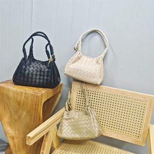 2025新款真皮女包牛皮水桶包单肩斜挎包女包时尚百搭水桶手提包女