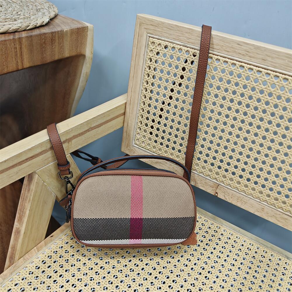 真皮休闲秋冬专柜百搭女士小方包