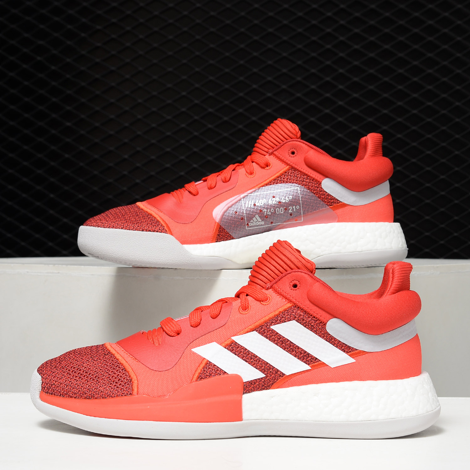 Adidas阿迪达斯休闲bb9300篮球鞋