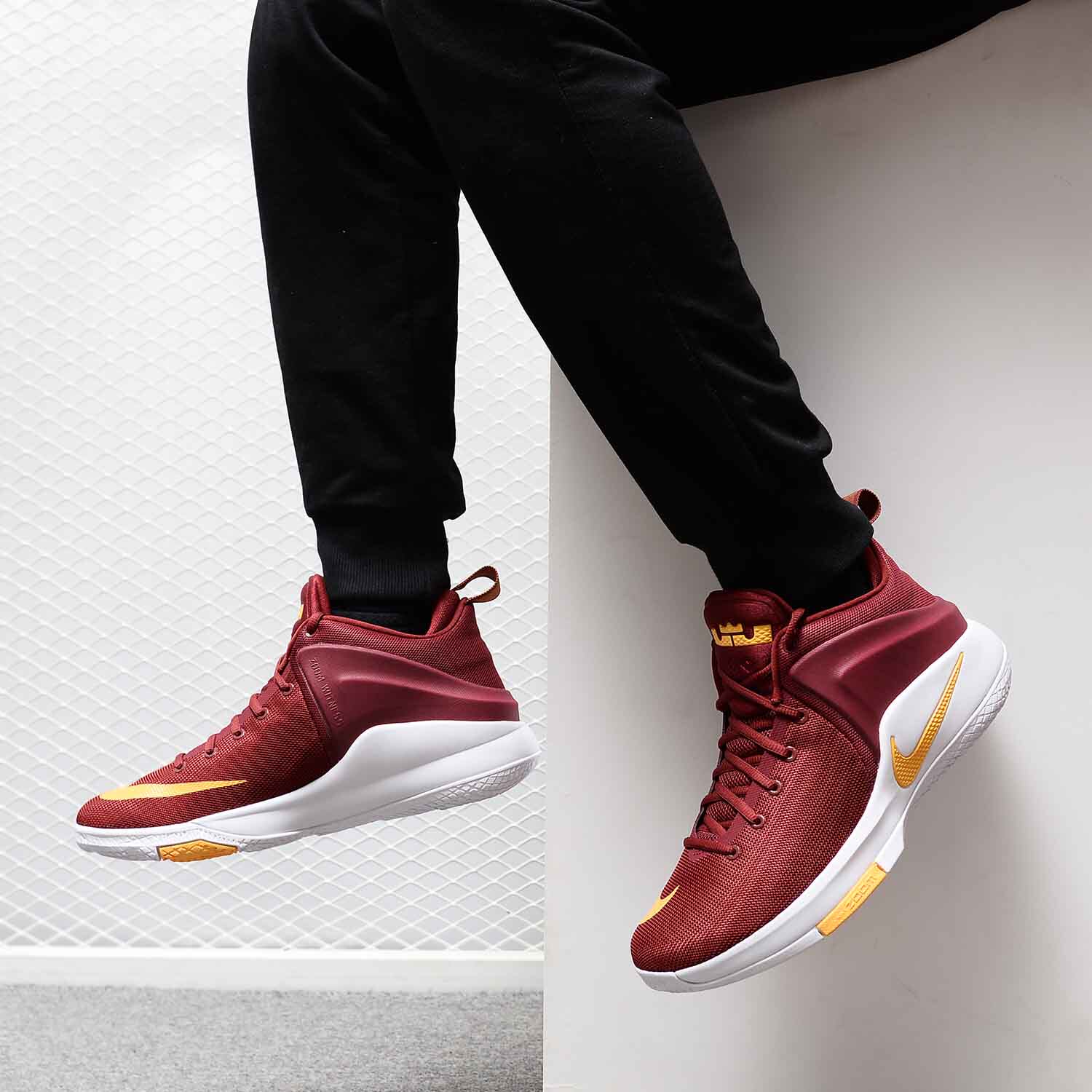 Nike/耐克正品 Zoom Witness Ep LBJ 詹姆斯运动实战篮球鞋884277