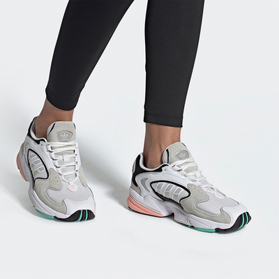 阿迪达斯正品男子训练实战篮球鞋