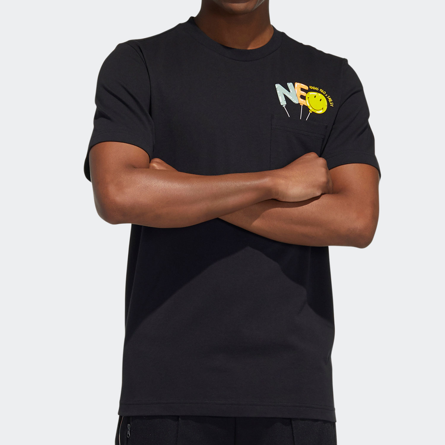 Adidas/阿迪达斯圆领短袖