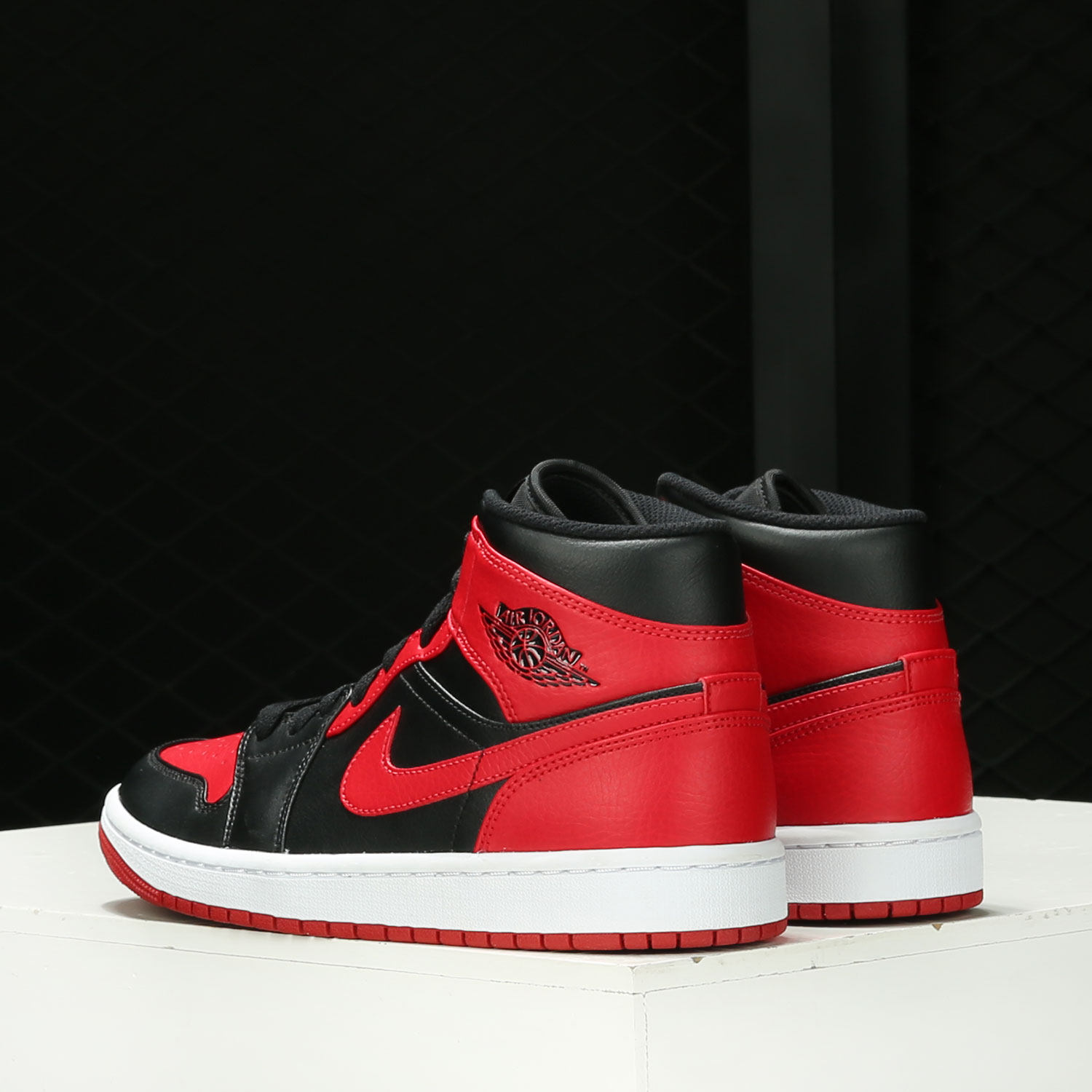 Nike/耐克官方正品 AIR JORDAN 1 男子运动休闲板鞋554724-074