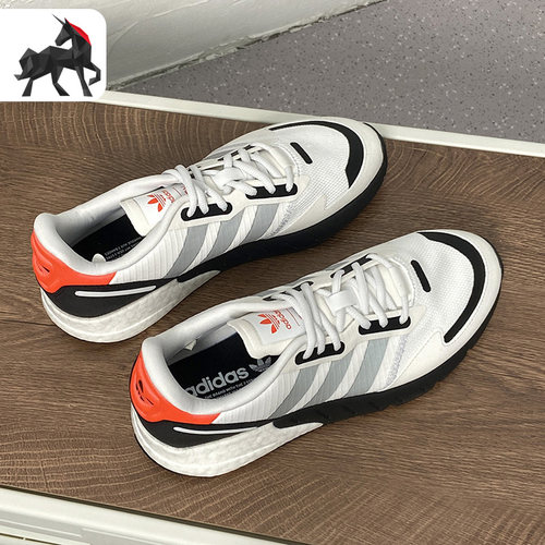 三叶草boost缓震运动休闲鞋