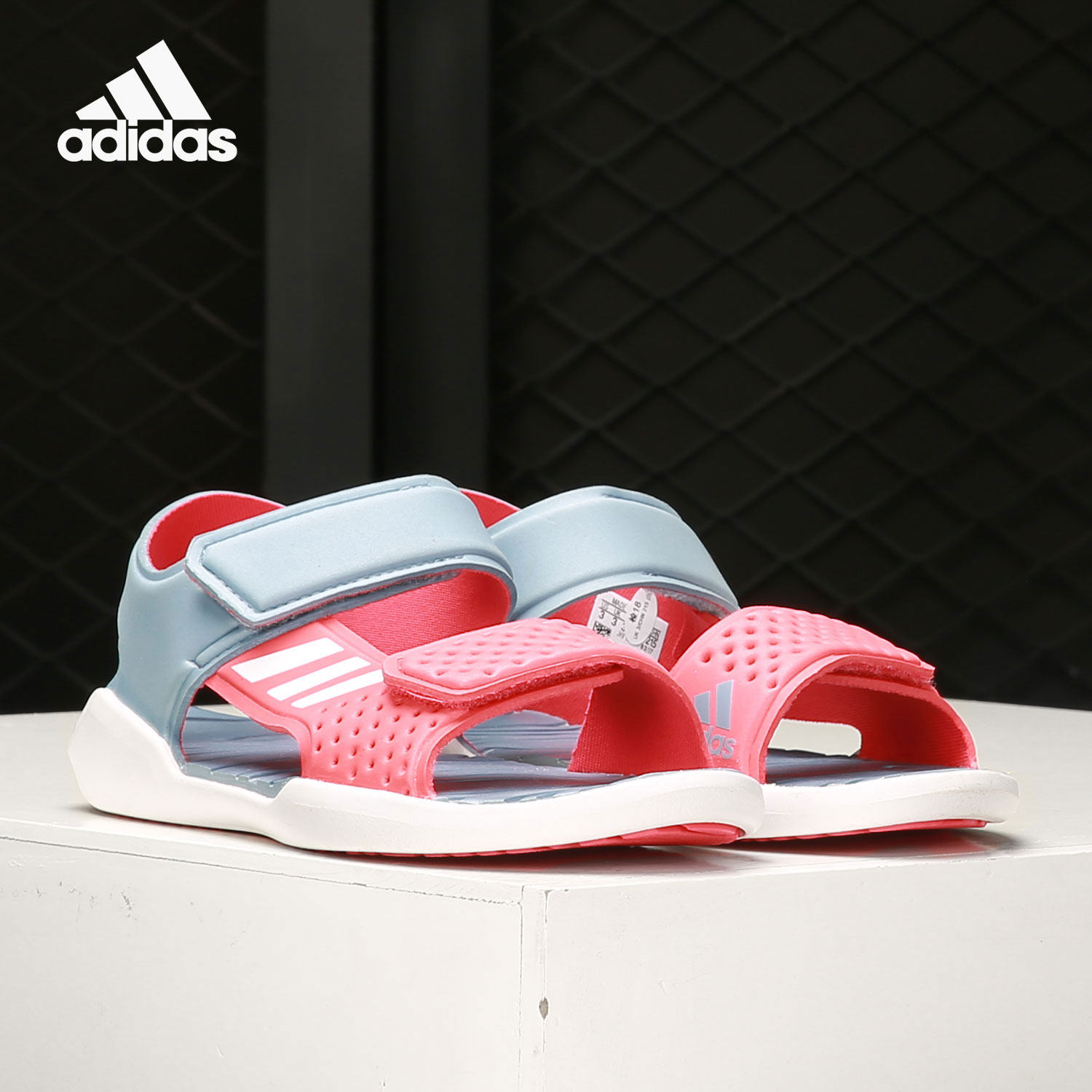 Adidas/阿迪达斯正品 款女大童夏日沙滩防滑休闲凉鞋 BA9383