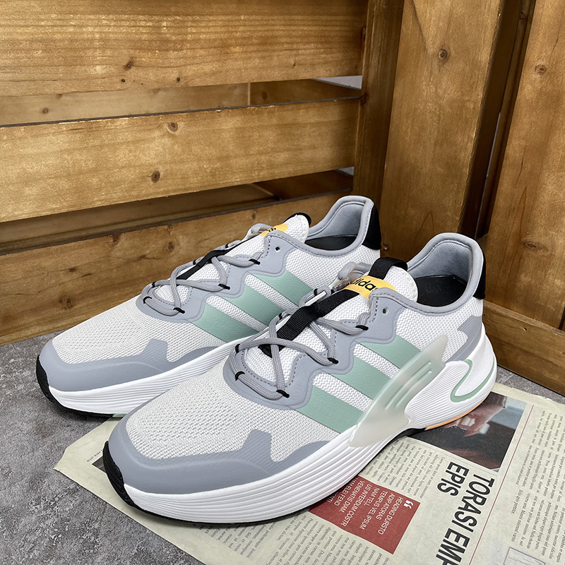 阿迪达斯男女透气休闲运动鞋