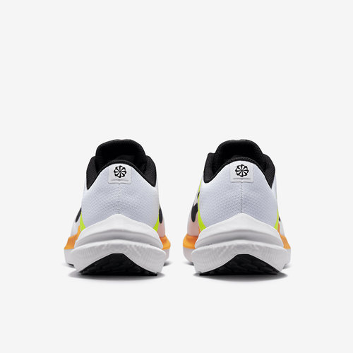 耐克男子缓震运动跑步鞋