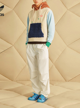 Adidas/阿迪达斯正品三叶草兔年新年情侣运动连帽卫衣HY7256