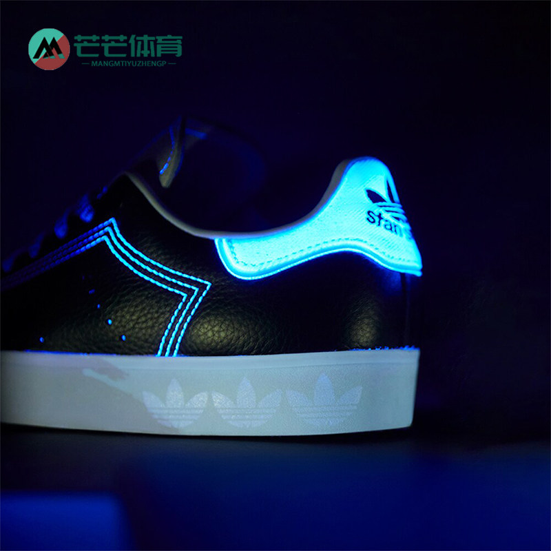 阿迪达斯正品男女同款舒适休闲鞋