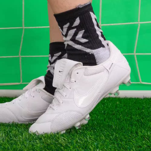 耐克男子天然草地比赛足球鞋低帮