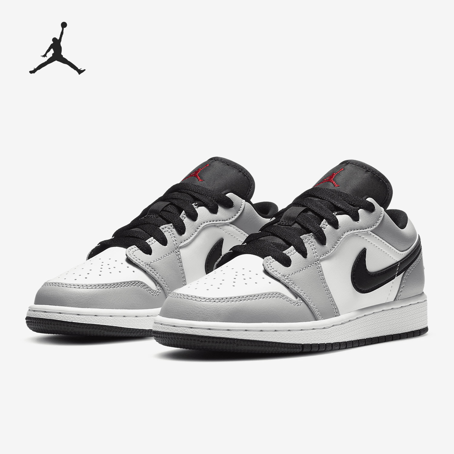 耐克大童低帮经典运动鞋