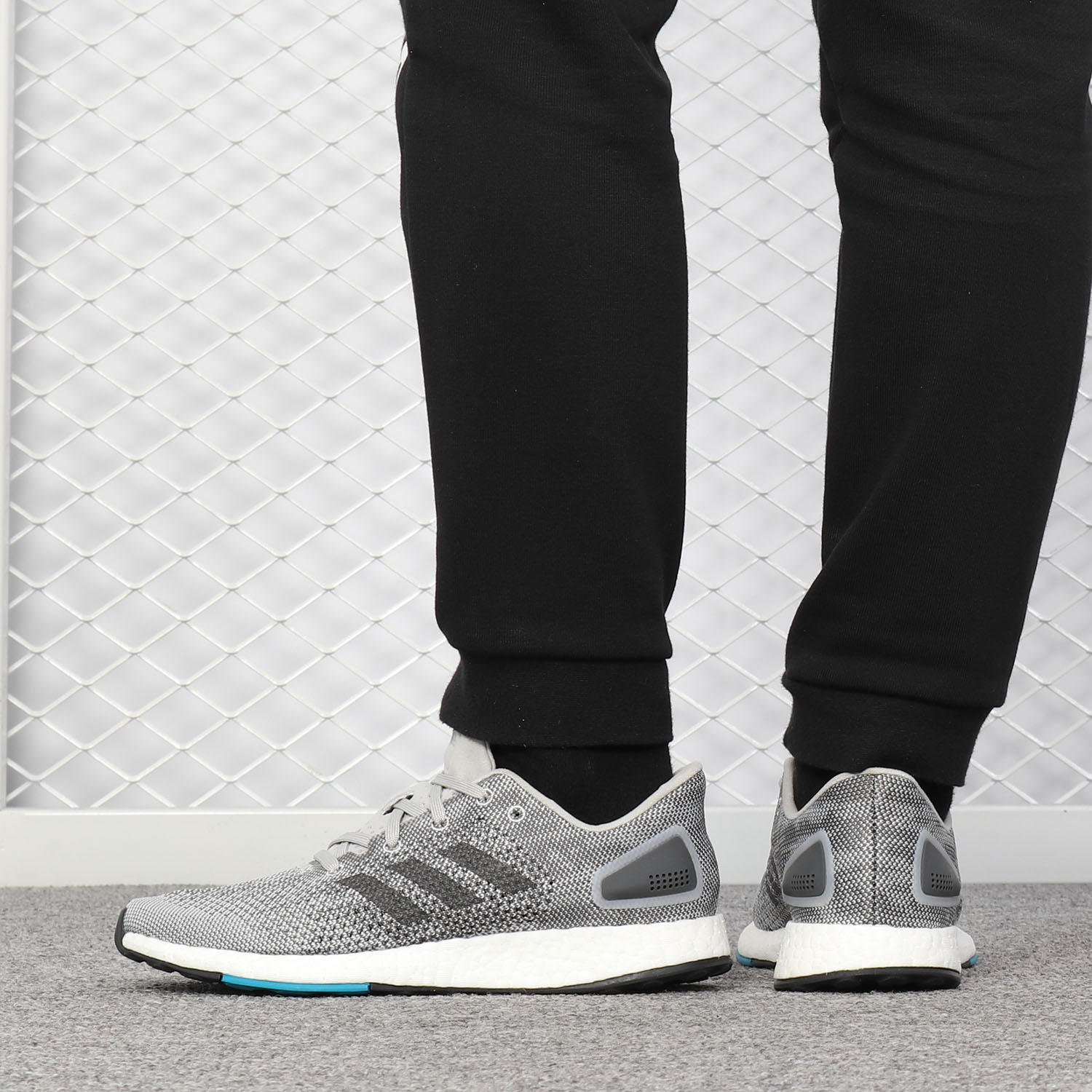 阿迪达斯PureBoost男女跑步鞋