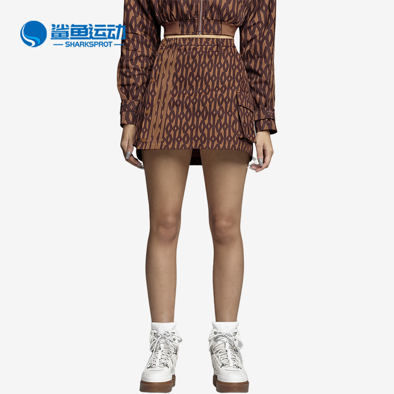 阿迪达斯女士半身裙HB8426