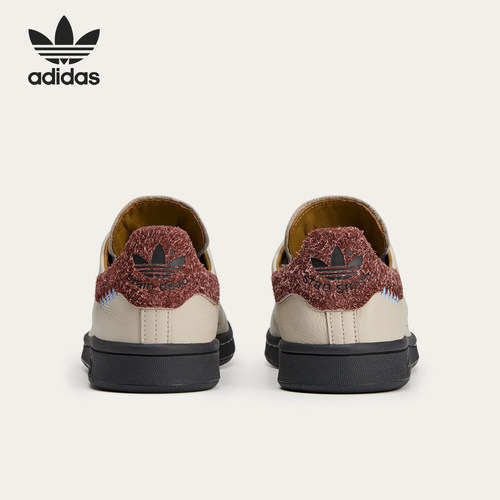 阿迪达斯男女休闲耐磨低帮板鞋