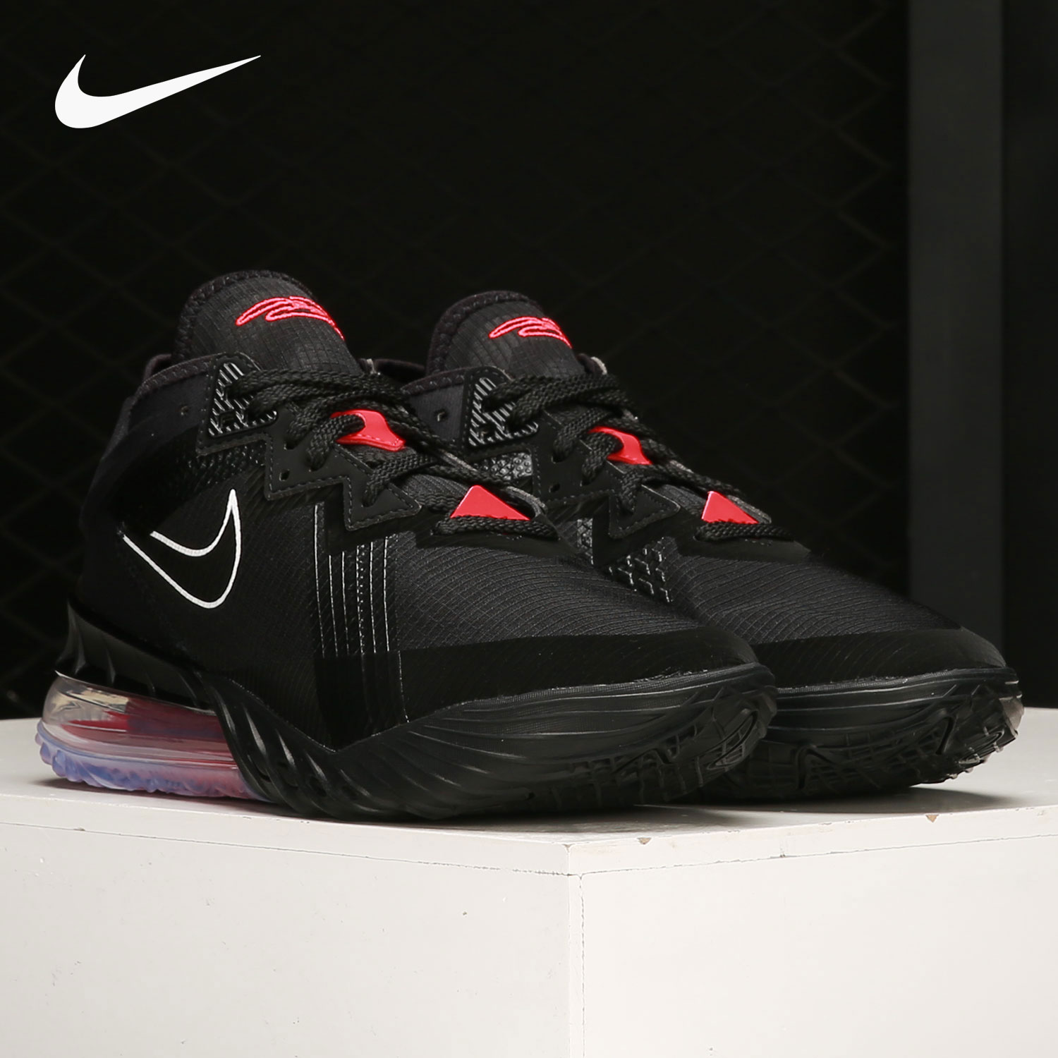耐克LEBRON18男子气垫篮球鞋
