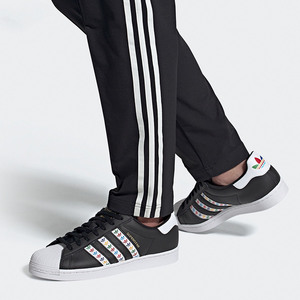 Adidas/阿迪达斯正品新款三叶草串标运动鞋复古休闲鞋FZ0058