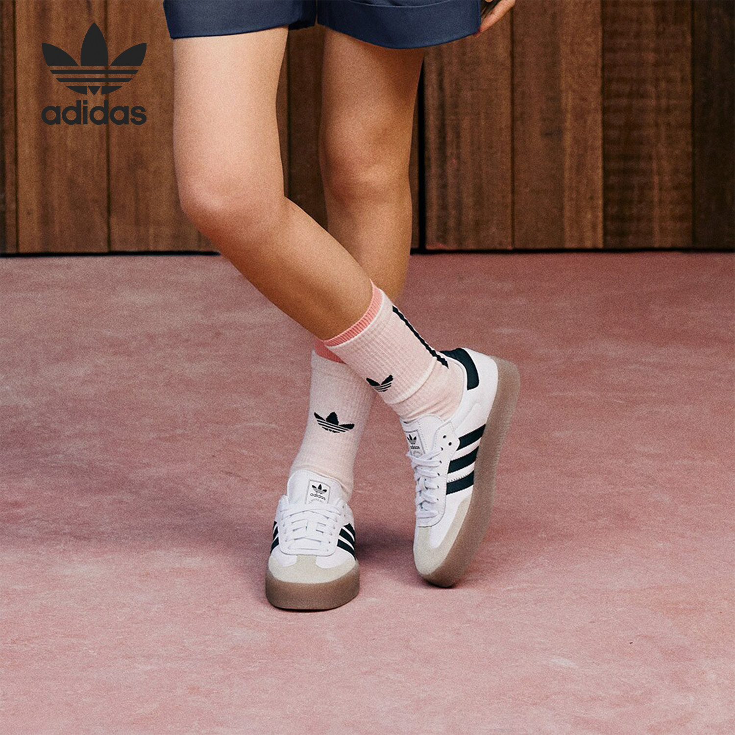 Adidas/阿迪达斯正品三叶草女士经典耐磨运动休闲板鞋JI1349