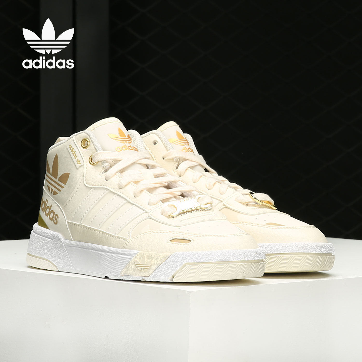 阿迪达斯男女中帮板鞋