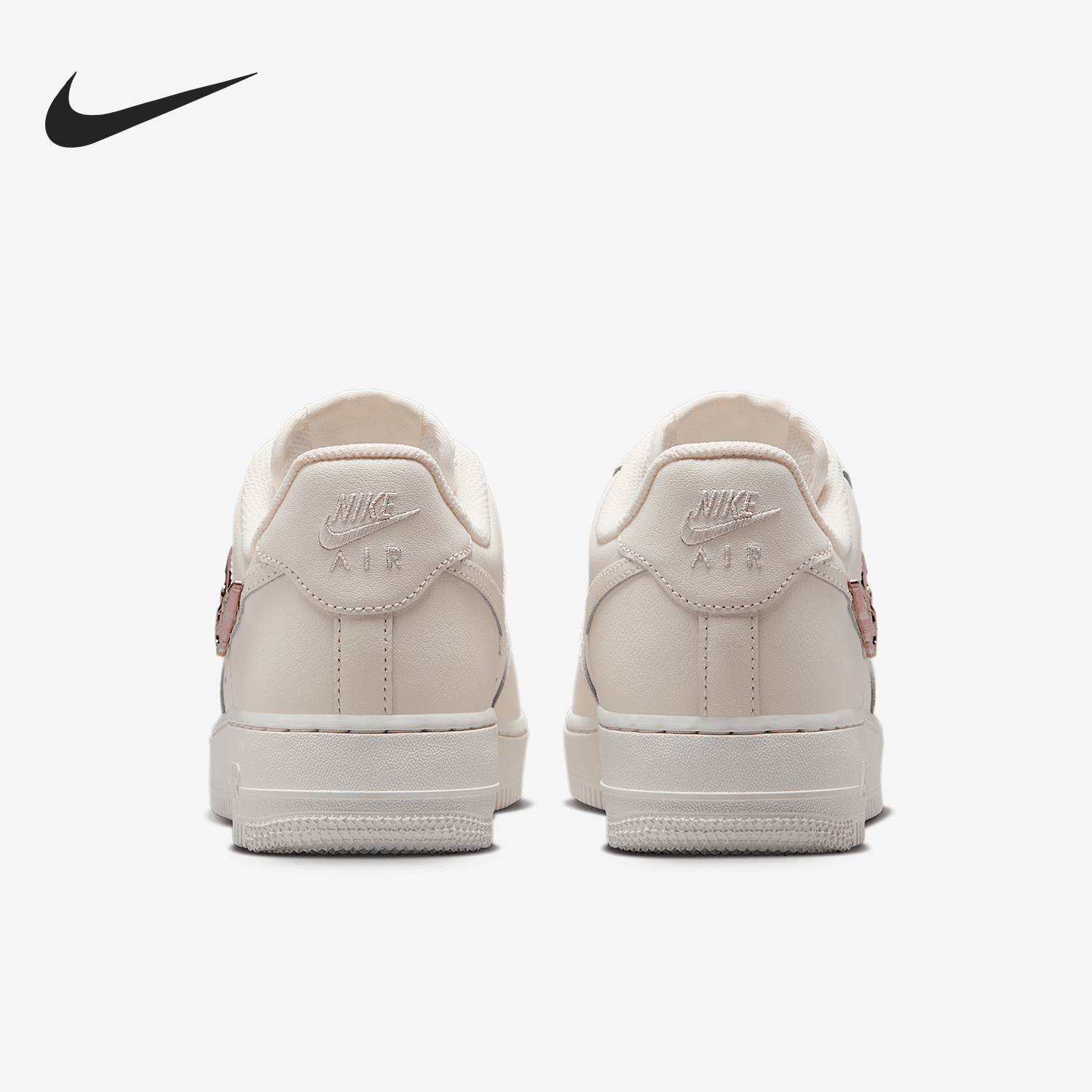 耐克女士轻便运动休闲板鞋