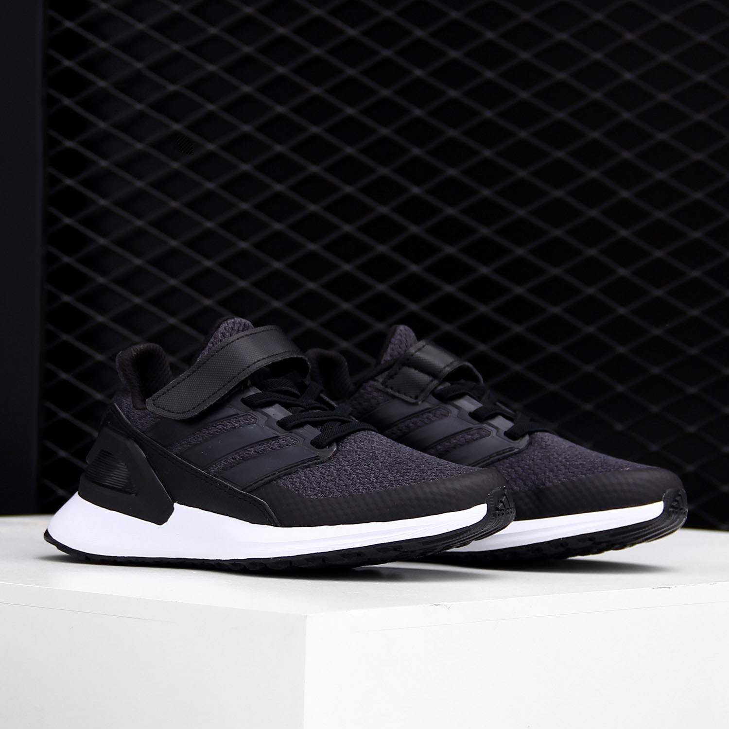 adidas/阿迪达斯正品小童运动鞋