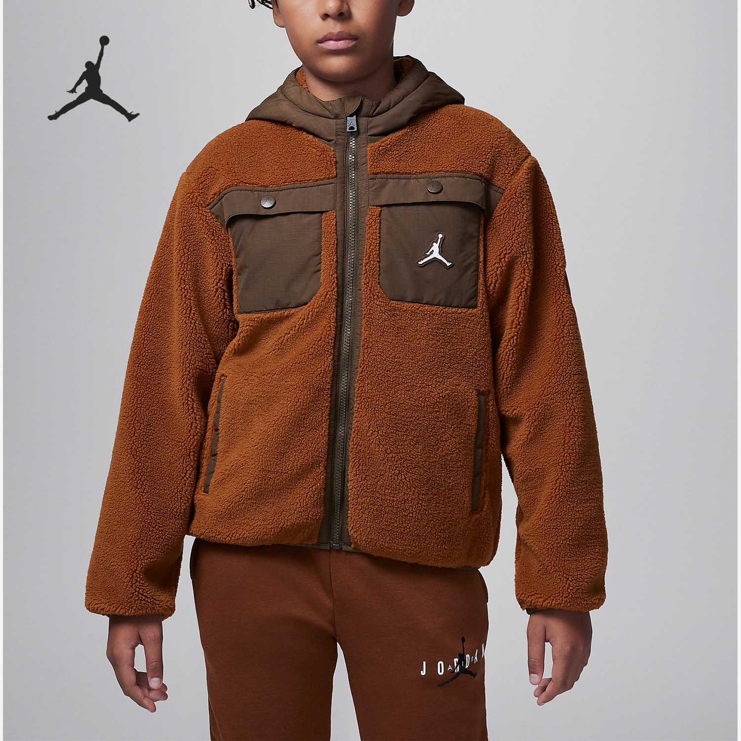 耐克大童仿羊羔绒连帽拼接外套