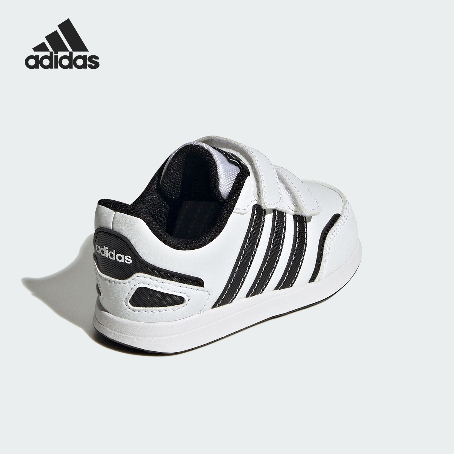 阿迪达斯婴童
魔术贴经典运动鞋