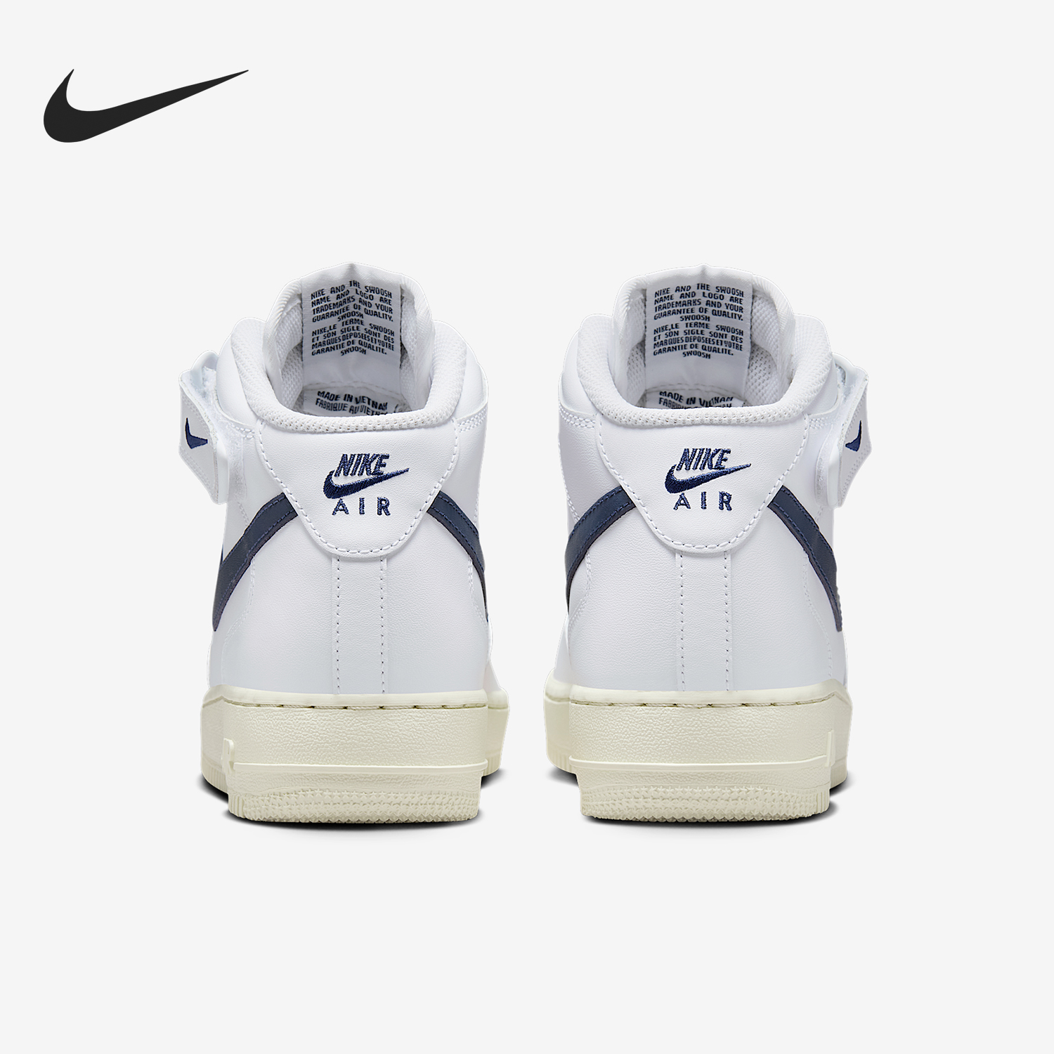 耐克女士中帮轻盈休闲板鞋