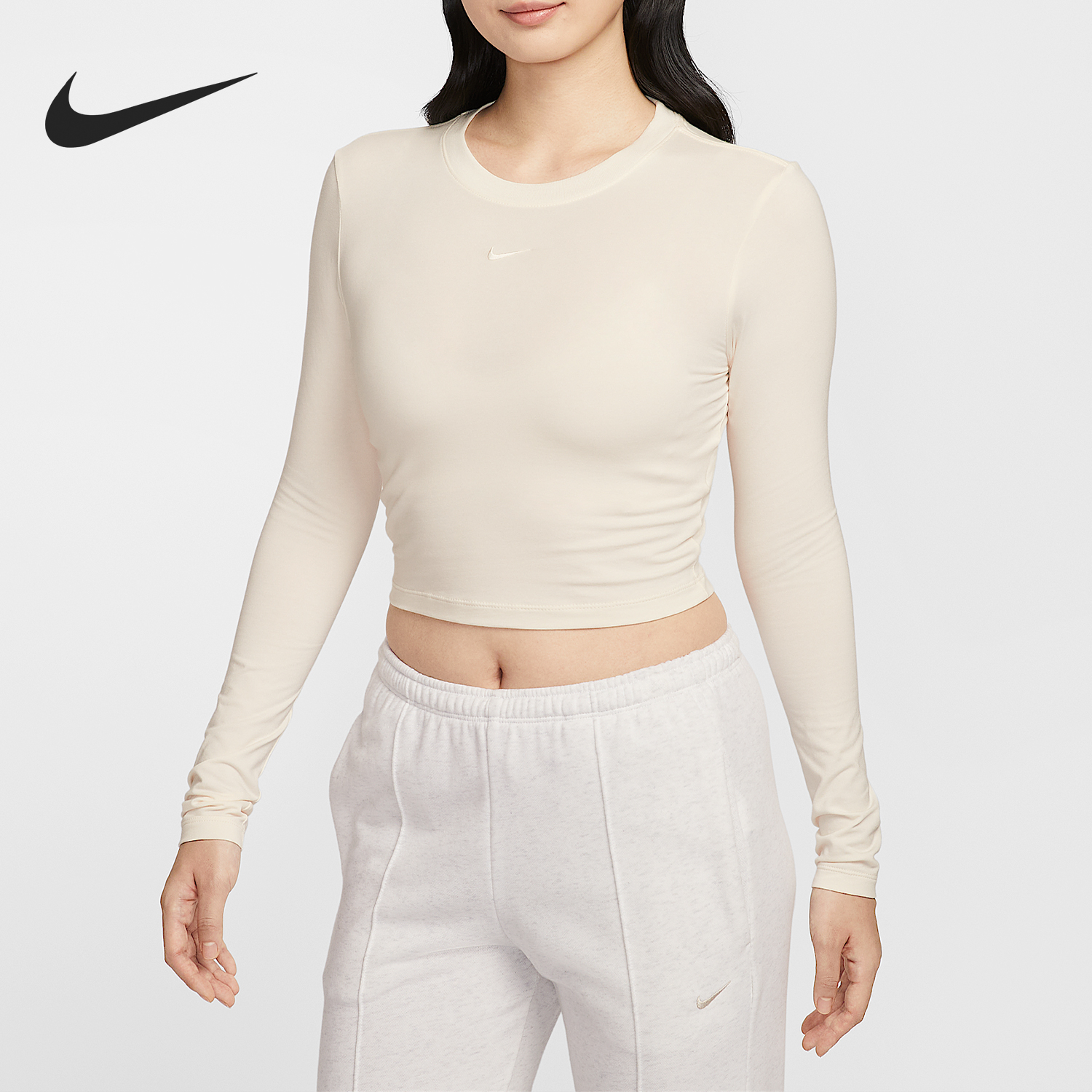 耐克女士圆领透气刺绣上衣