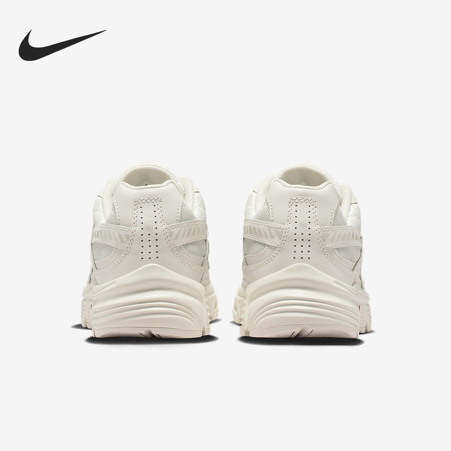 耐克女士低帮减震耐磨运动鞋