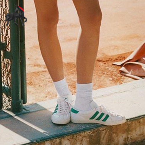 Adidas/阿迪达斯正品三叶草女士日常休闲透气经典轻便板鞋JP7552