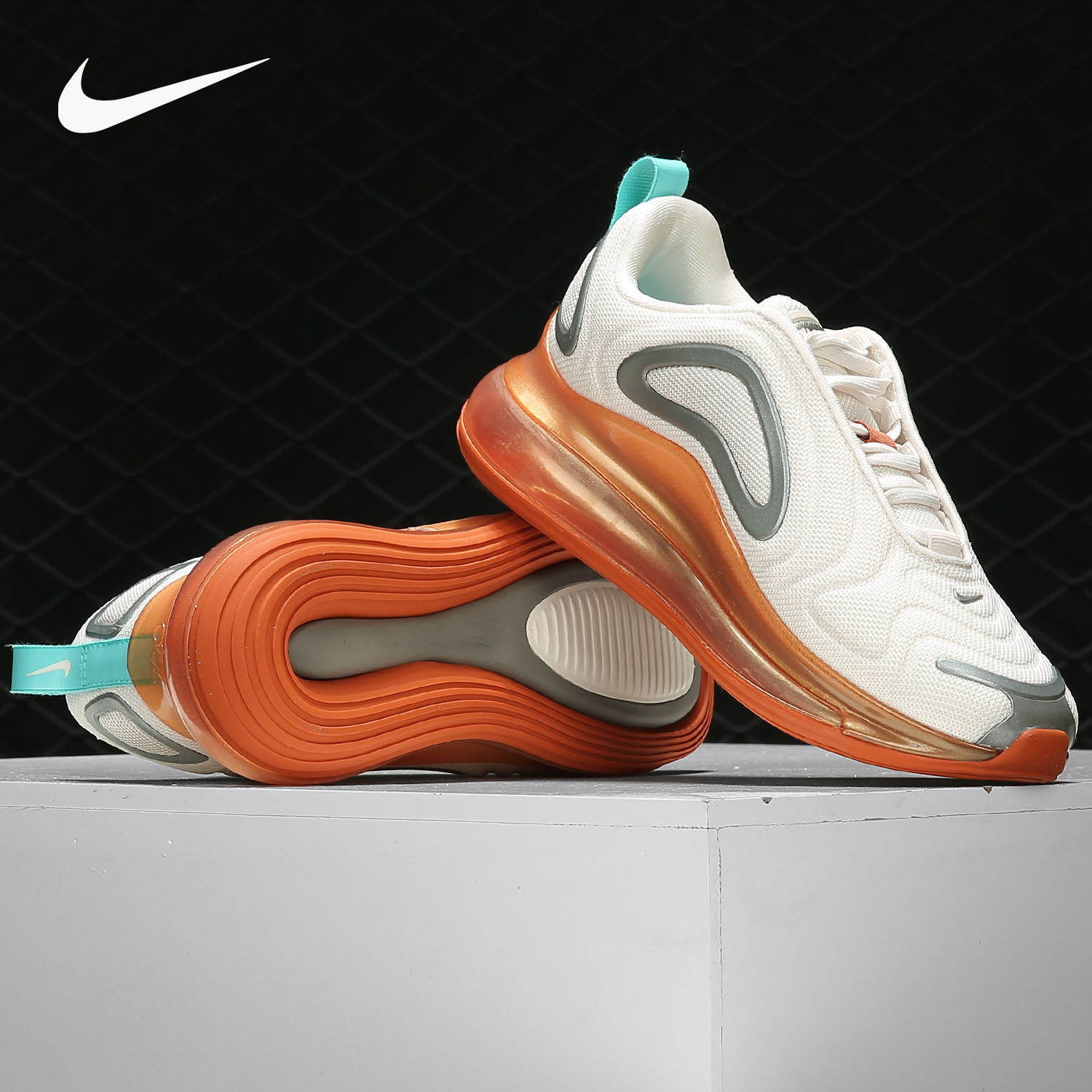 耐克女子气垫运动跑步鞋