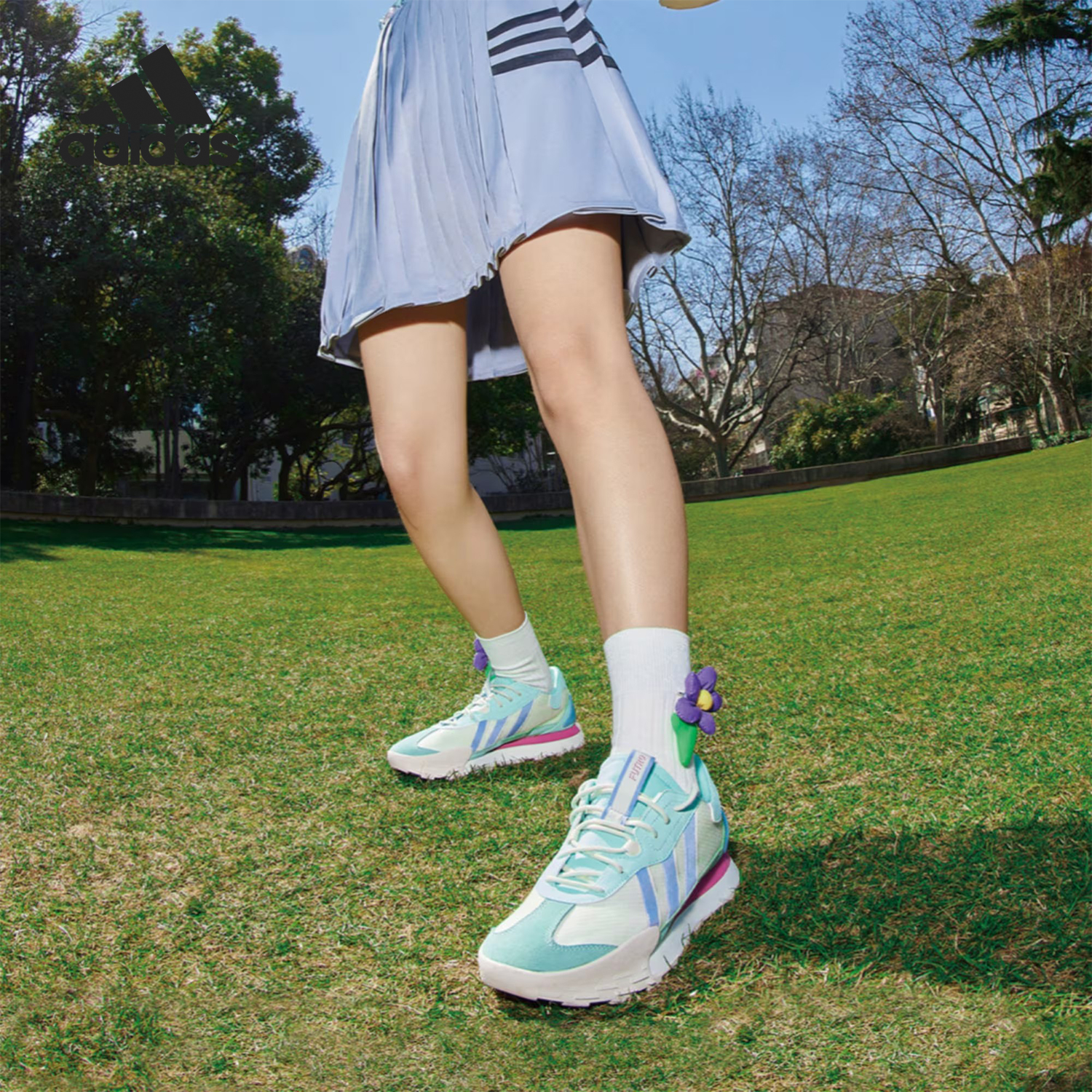 阿迪达斯男女休闲运动鞋