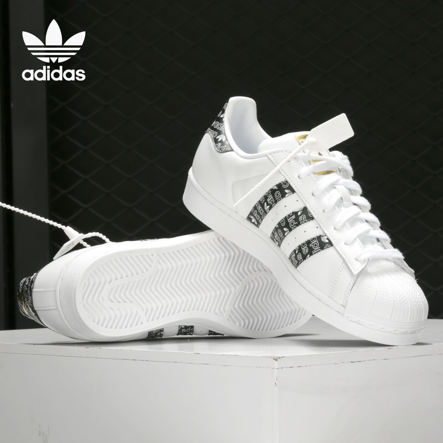 休闲鞋Adidas/阿迪达斯