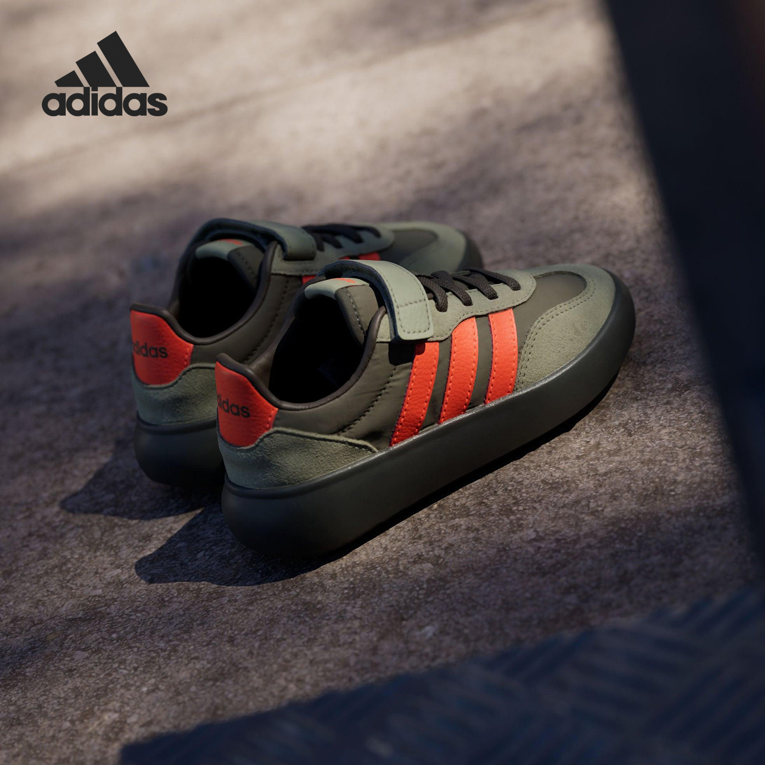 Adidas/阿迪达斯正品BARREDA小童休闲耐磨低帮复古板鞋JQ8849