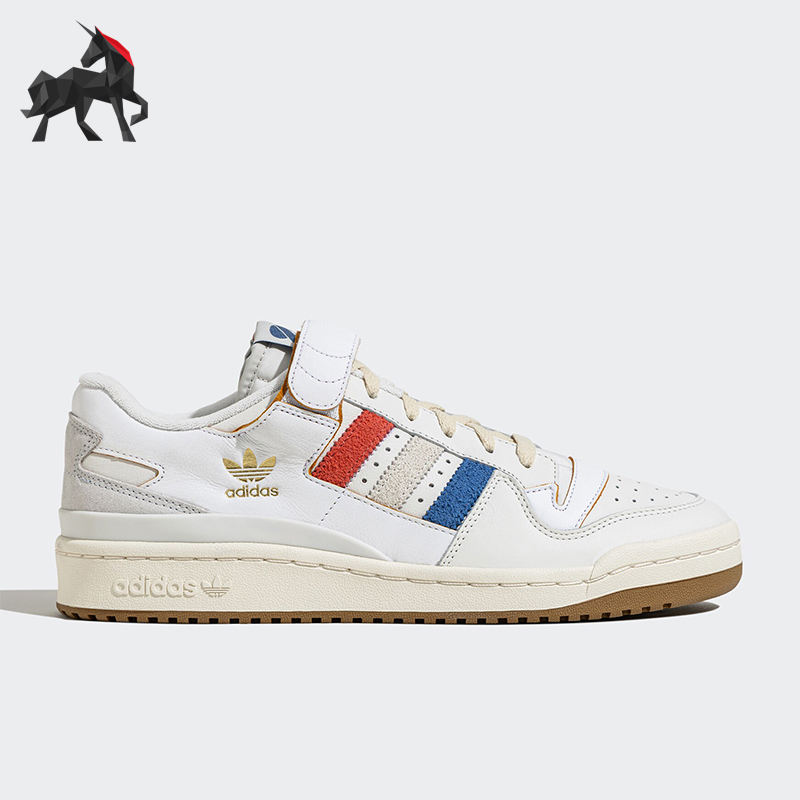 阿迪达斯男女款透气耐穿运动板鞋