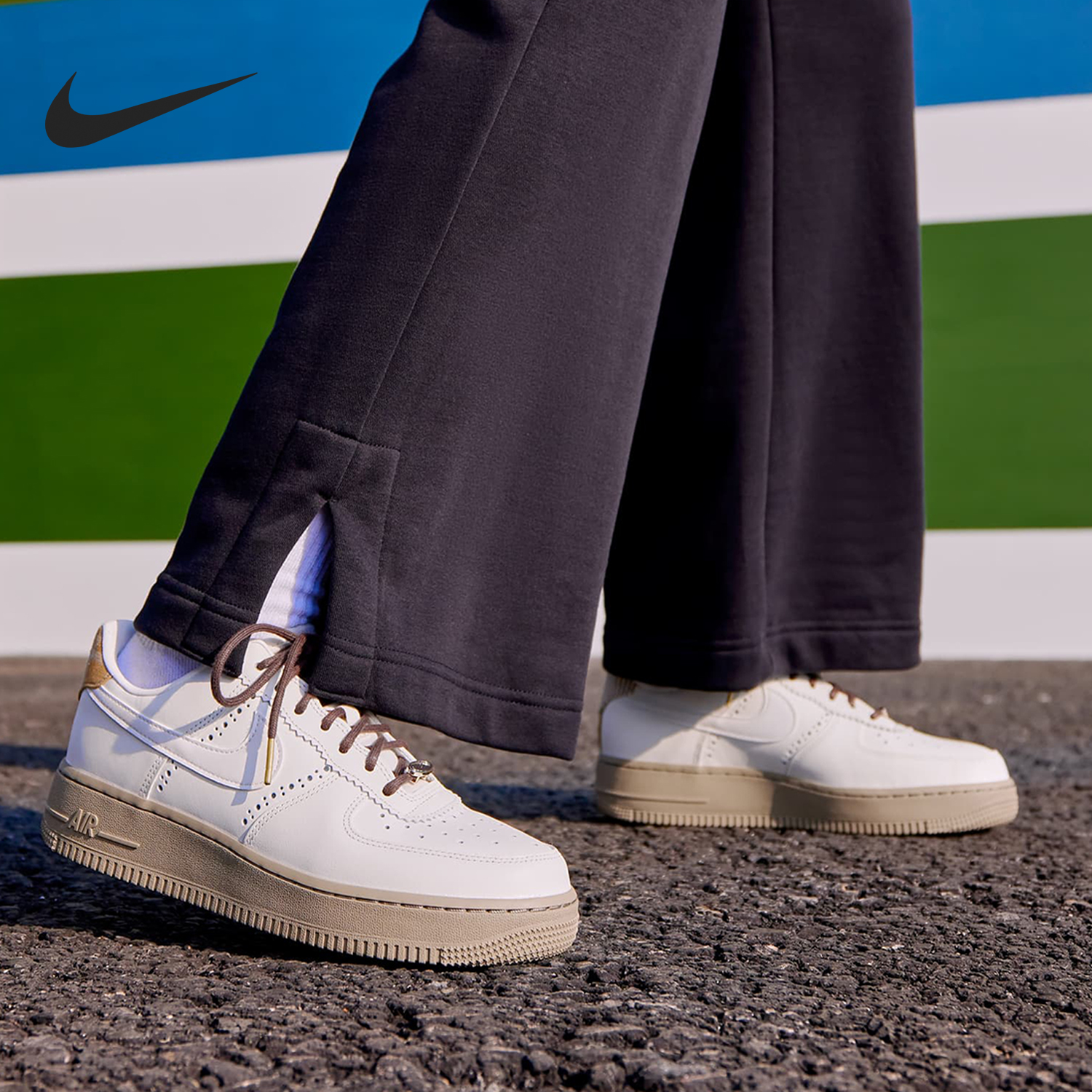 Nike/耐克正品Air Force 1 '07 LX女子复古缓震板鞋FV3700