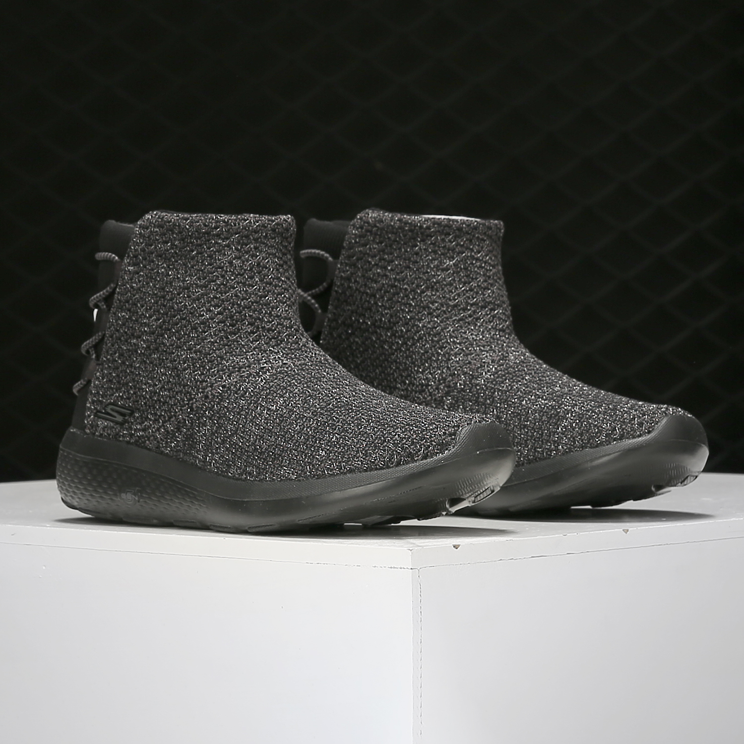 Skechers/斯凯奇正品 当季新款编织毛里一脚套女子时尚运动休闲鞋