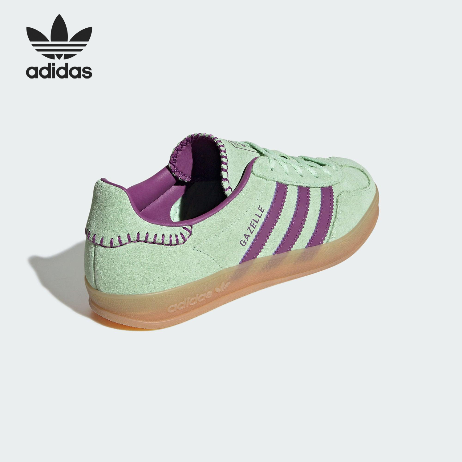 阿迪达斯女士经典耐磨低帮板鞋