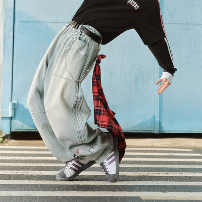 Adidas/阿迪达斯正品三叶草男士时尚经典运动弯刀牛仔长裤KT6366