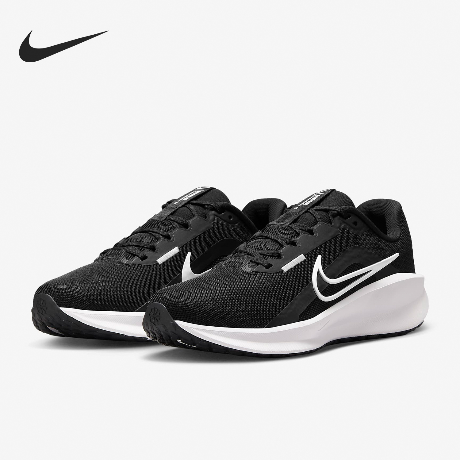 Nike/耐克女士透气跑步鞋