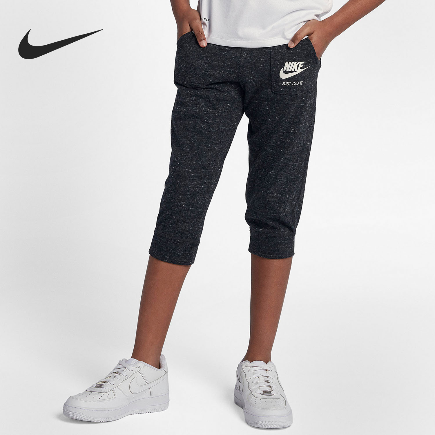 NIKE/耐克正品 当季新款大童（女孩）休闲运动七分裤 890278