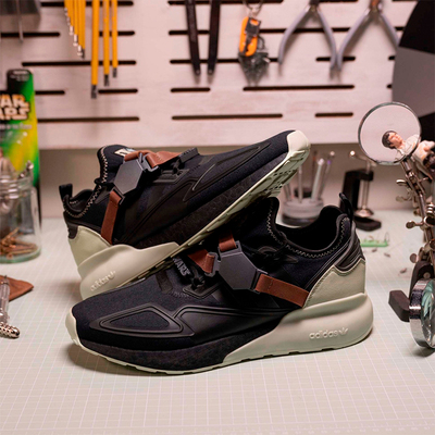 Adidas/阿迪达斯正品三叶草女士款运动舒适拼接时尚跑步鞋 FX9113