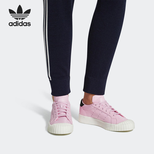 阿迪达斯正品女子板鞋