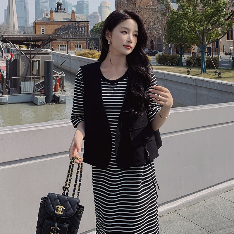 黑色马甲条纹两件套连衣裙女2023夏季新款法式气质别致卫衣裙套装,女装套装/套裙,浙宝267