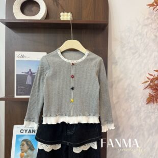 leomama女童撞色彩扣坑条打底衫秋季假两件木耳边蕾丝领T恤上衣
