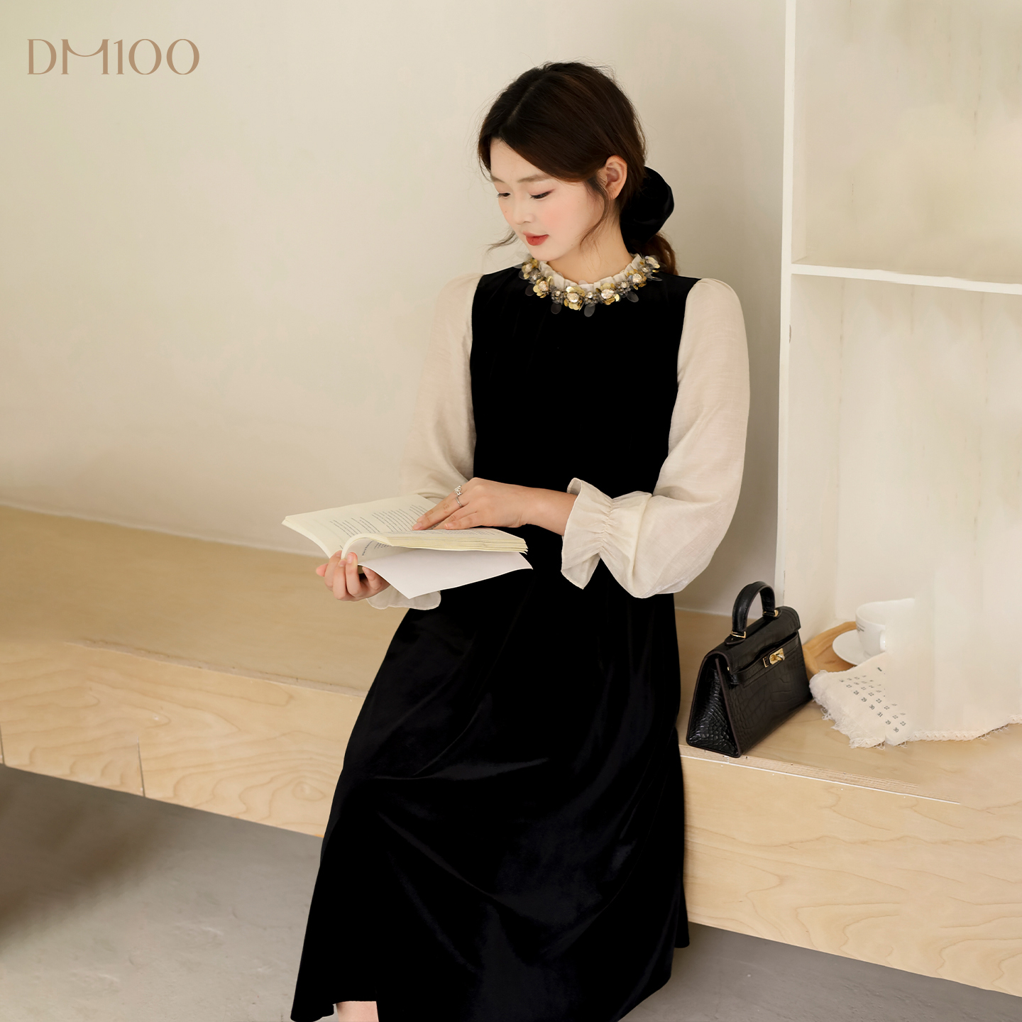 DM100大码百分百女装微胖mm冬季撞色正肩荷叶边长款丝绒连衣裙