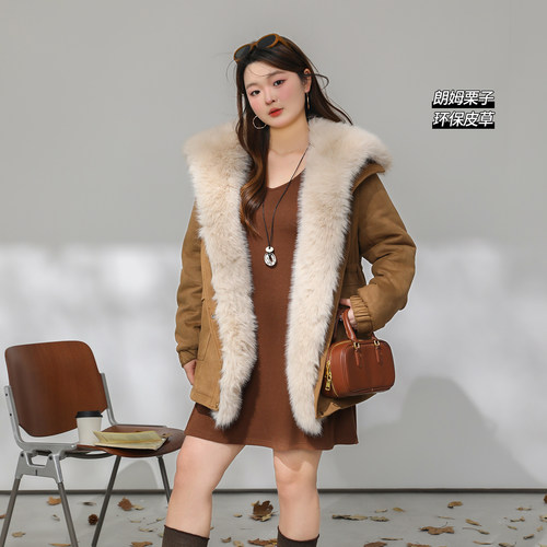 【12/26 单品85折+立减10%】DM100大码质感大毛领麂皮厚外套