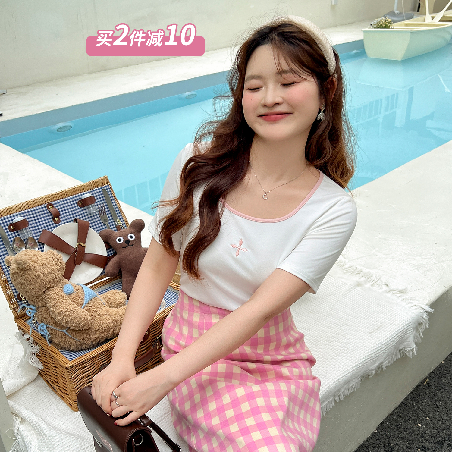 DM100大码百分百女装刺绣U领T恤格子半身裙套装胖mm一整套穿搭